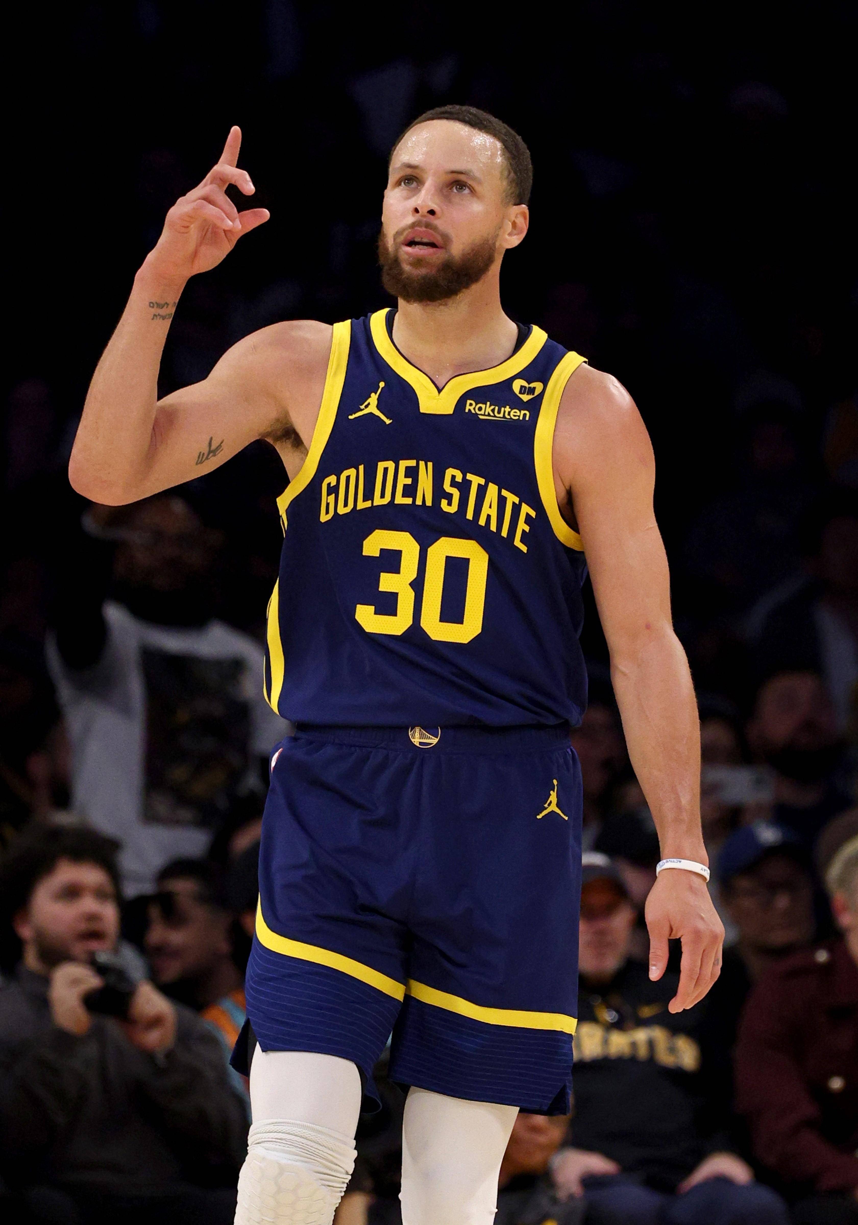 与新兴足球 与新兴足球